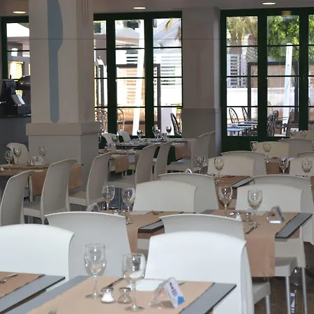 Hotel apartamentowy Gloria Izaro Club