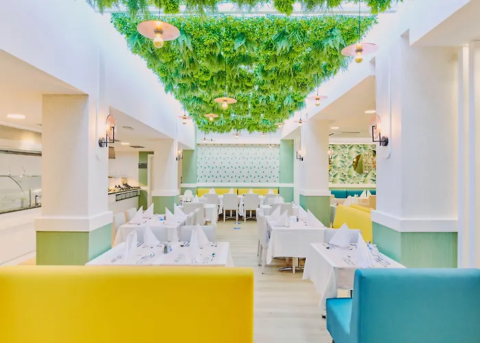 アパートホテル Gloria Izaro Club 4*