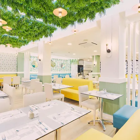 アパートホテル Gloria Izaro Club 4*