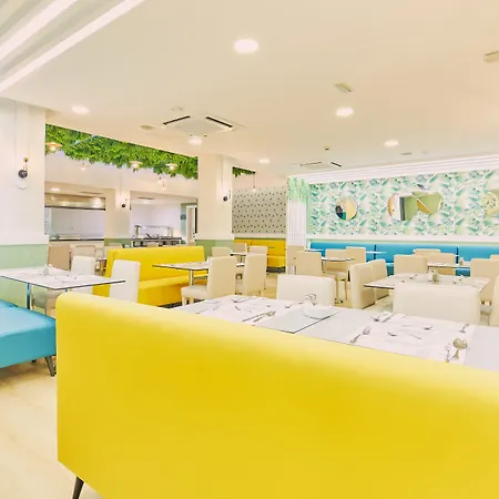 アパートホテル Gloria Izaro Club 4*
